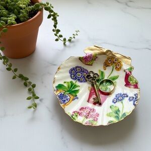 Vintage Flower Pot Seashell Jewelry Trinket Dish